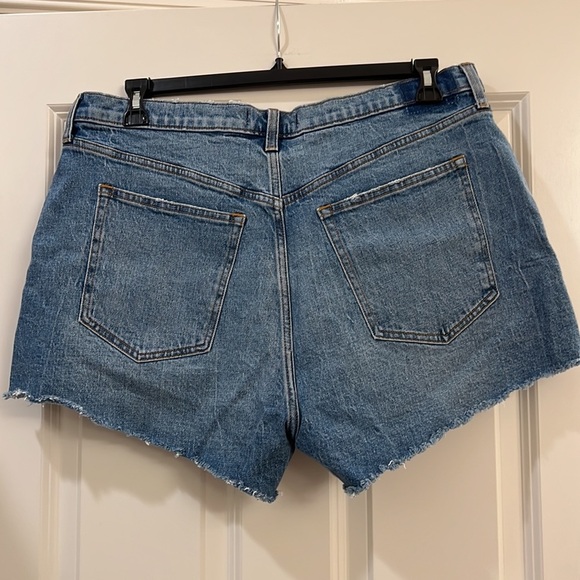 Abercrombie & Fitch ladies Jean shorts - Picture 7 of 11